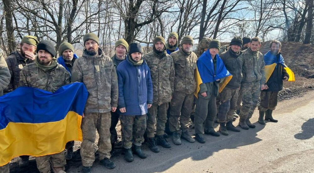 Ще один великий обмін: з ворожого полону звільнили 130 захисників і захисниць України