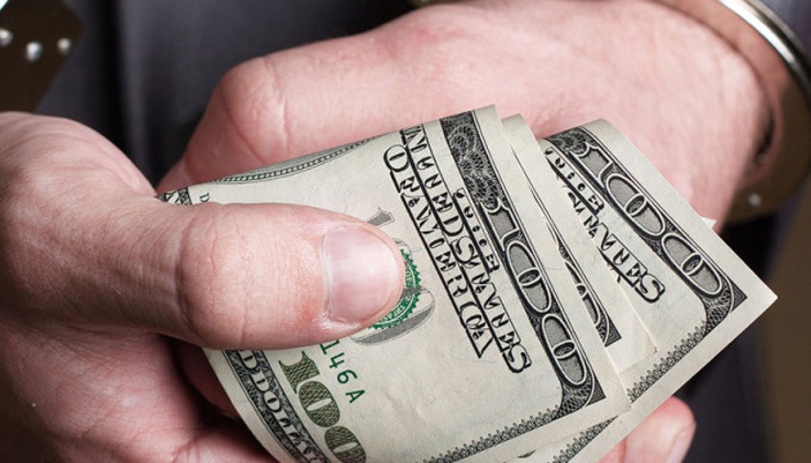 Посадовець поліції Сумщини вимагав хабар – НАБУ