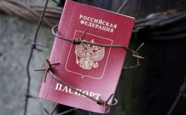Ворог припинить виплачувати соціальну допомогу мешканцям ТОТ, якщо ті не отримають російських паспортів