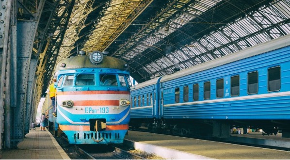 Переселенці можуть їздити на потягах Укрзалізниці всього за 1 гривню
