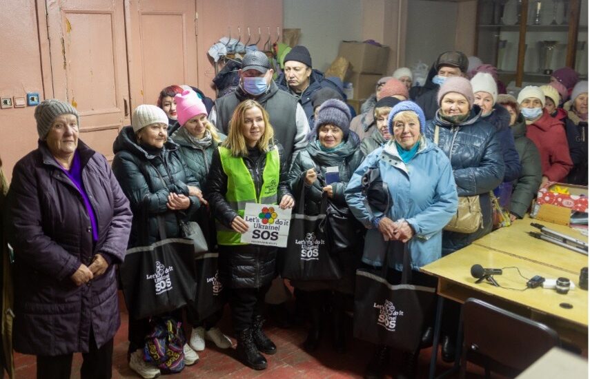 Всеукраїнський молодіжний рух передав продуктові набори для допомоги людям по всій Україні