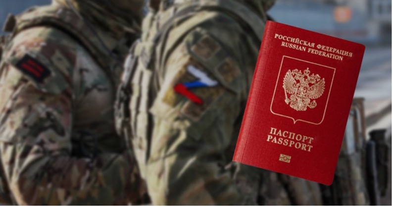 Російські поліцейські примушують мешканців ТОТ оформлювати паспорти рф