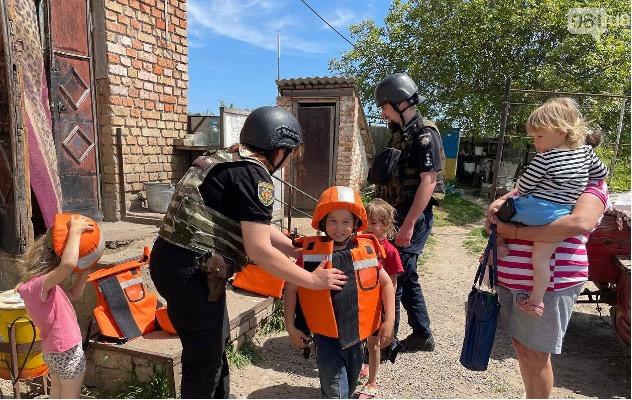 У Запорізькій області з прифронтового села евакуювали родину з сімома дітьми
