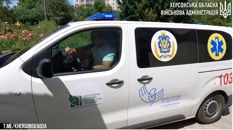 Херсон отримав реанімобіль із монітором пацієнта