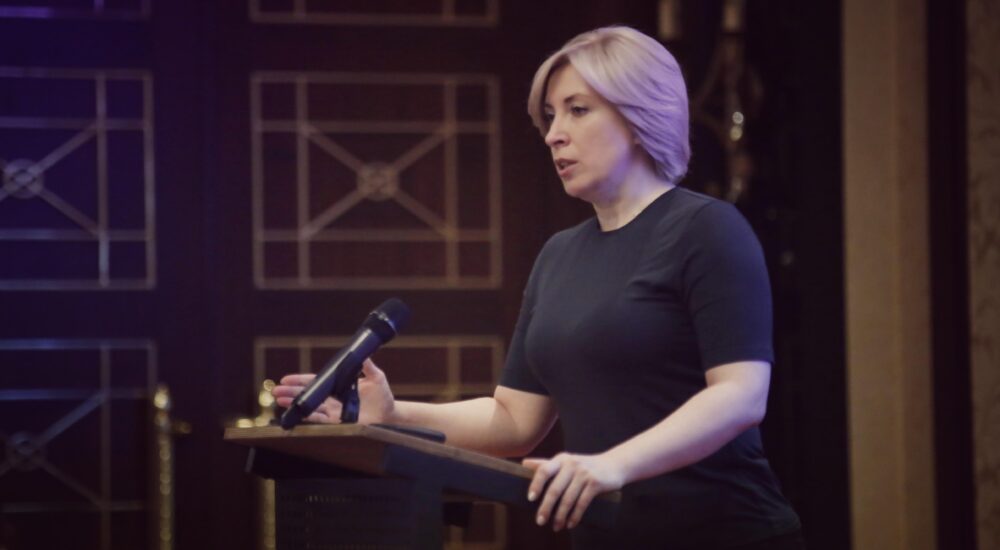 Продовжуємо стояти пліч-о-пліч і допомагати тим, хто був змушений покинути свої домівки