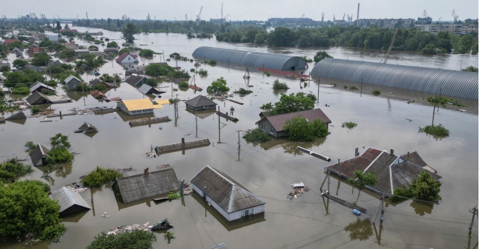 Окупанти грабують будинки у затоплених селах на лівобережжі Херсонщини