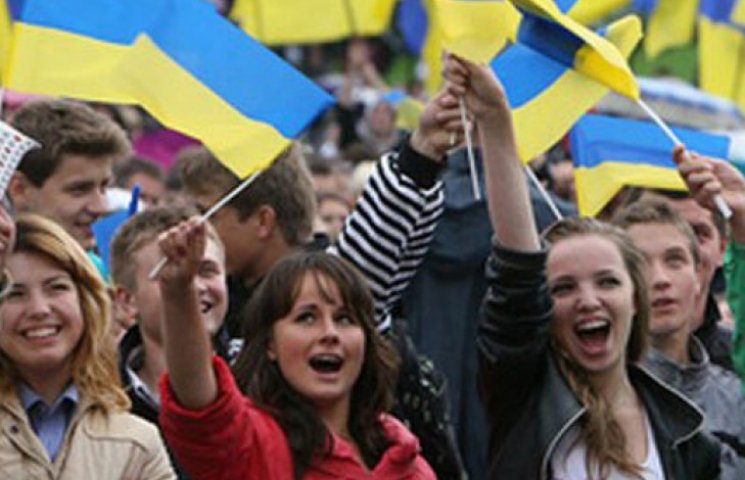 70% українців вважають себе щасливими, незважаючи на війну