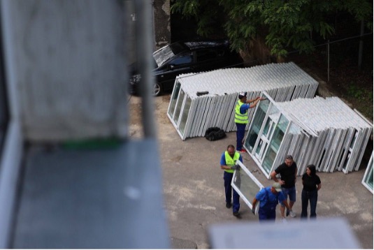 У Львові за кошти благодійників відновлюють будинок, що постраждав від ракетного удару