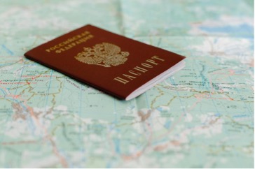 Загарбники обіцяють гроші за отримання підлітками російського паспорта