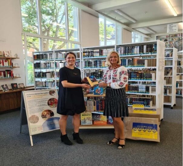 Бібліотеці німецького Фрайбурга передали книжки українською мовою