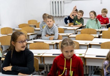 Держава виділила кошти на безкоштове харчування учнів молодших класів у прифронтових областях