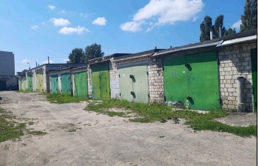 Окупанти погрожують знести гаражі, якщо їхні власники не отримають паспорт рф