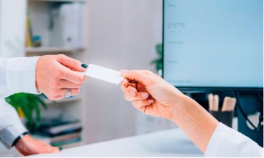 Чи можна отримати оформлені документи не за місцем подання заяви?