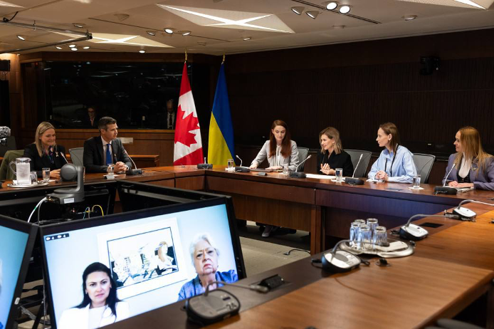 Фундація Олени Зеленської отримала 1 мільйон доларів США на допомогу українцям