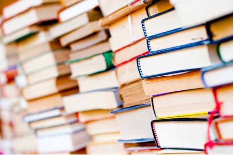 Окупанти завозять у бібліотеки ТОТ пропагандистську літературу