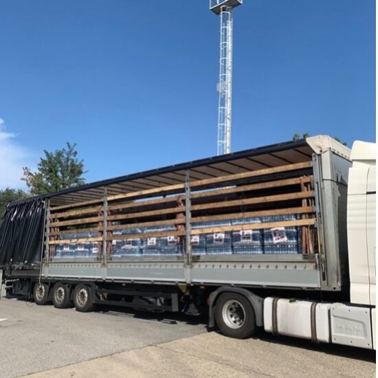 Сербія передала Херсонщині вантажівки з гуманітарною допомогою