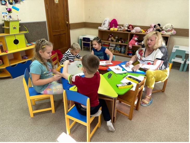 У Дніпрі для дітей-переселенців організували безкоштовні заняття з психологом