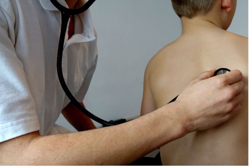 На ТОТ ворог продовжує проводити примусові медогляди українських дітей