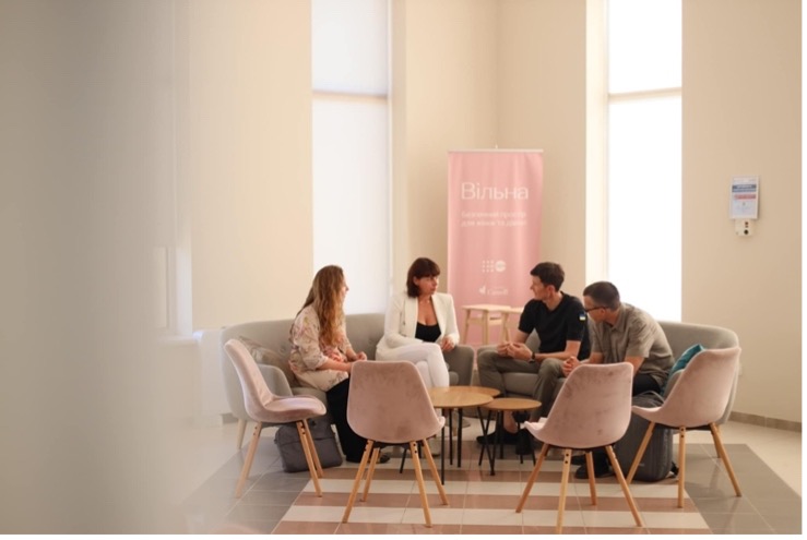 На Закарпатті за сприяння чехів облаштували модульні будинки для ВПО