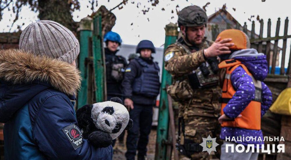 «Білі Янголи» за рік евакуювали з небезпечних територій понад 600 дітей