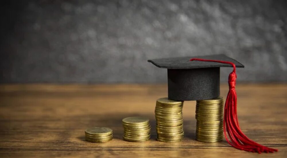 Чи може студент отримувати допомогу на проживання ВПО?