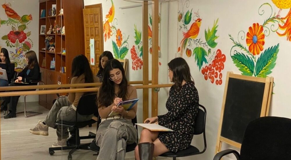 У Туреччині стартував психологічний клуб для підлітків