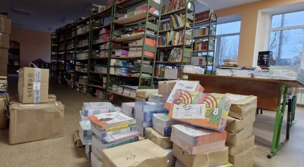 На ТОТ загарбники завозять свою літературу замість української, яку визнали «екстремістською»