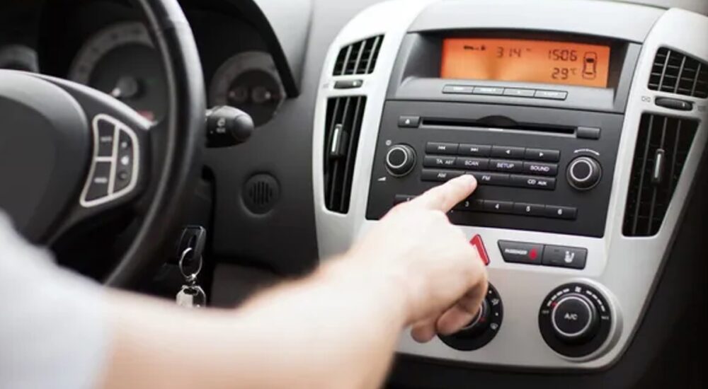 У Херсоні працюють десять українських радіостанцій