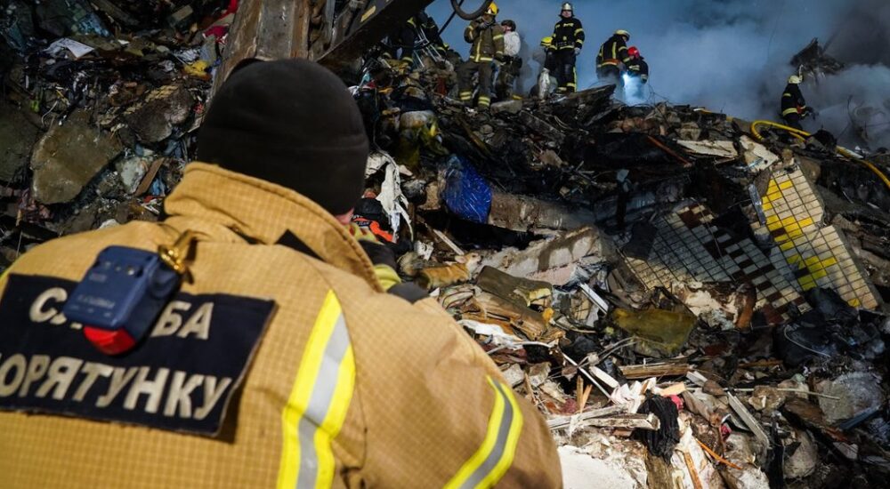 Як діяти, якщо опинилися під завалами будівлі