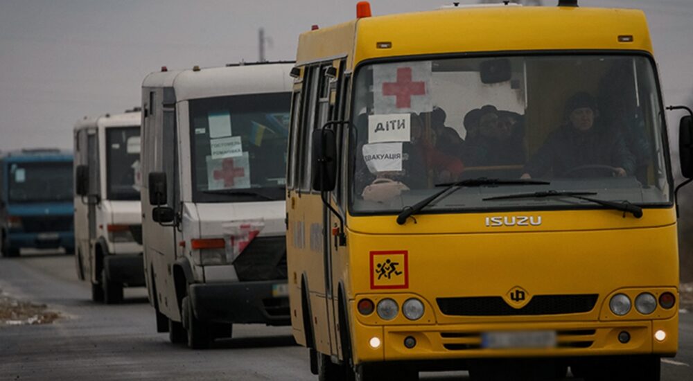 Як відбувається евакуація з Херсонщини та чому люди залишаються в місті?