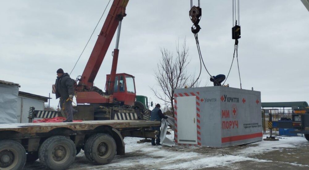 Ще в одній громаді на Херсонщині встановили бетонні укриття