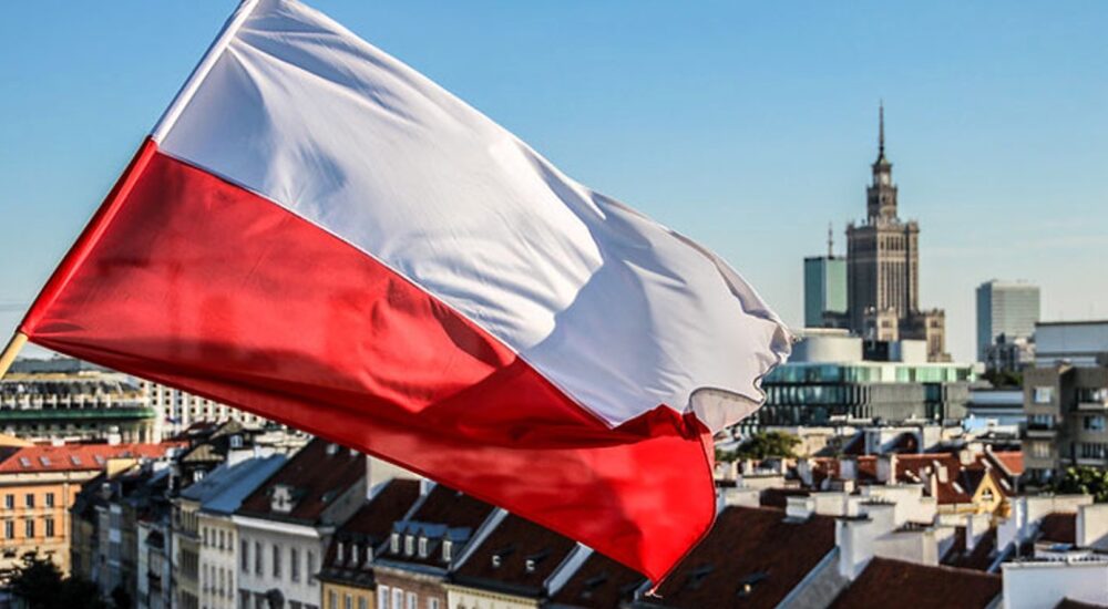 Польща планує продовжити легальність перебування українців в країні