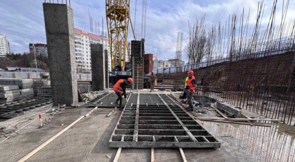 У Львові зводять перший із восьми соціальних будинків для ВПО