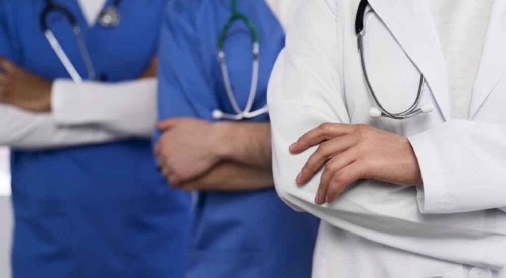 Загарбники завезли нових лікарів на окуповані території для «медоглядів» – ЦНС