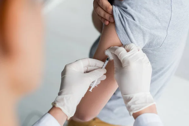 Профілактичні щеплення можна буде зробити в аптеці