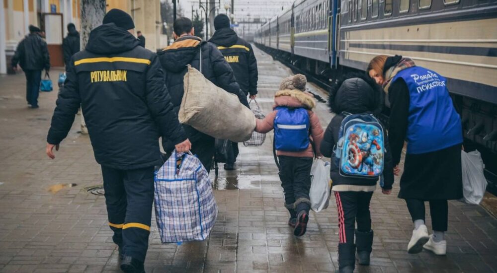 На Рівненщину прибув перший евакуаційний поїзд із Донецької області
