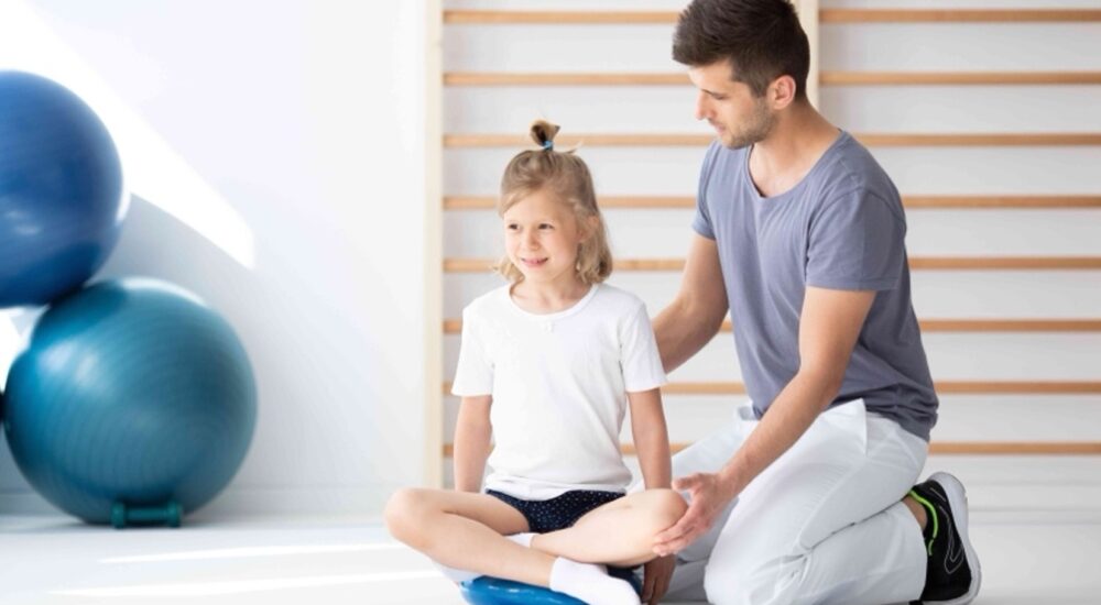 Де дітям надають безкоштовне лікування та реабілітацію?