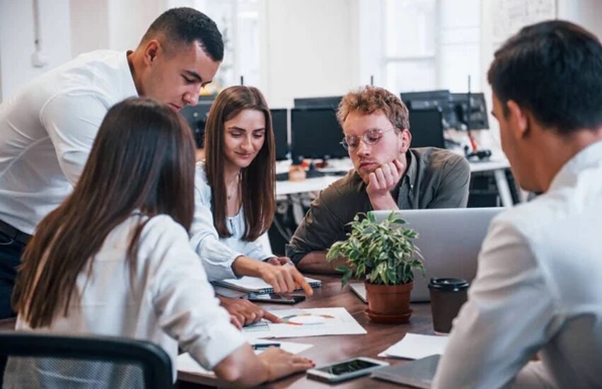 Дія.Бізнес запустила безкоштовні консультації для підприємців у різних галузях