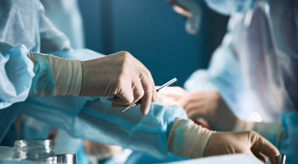 На Прикарпатті хірурги з США і Канади тиждень оперуватимуть пацієнтів із пораненнями обличчя