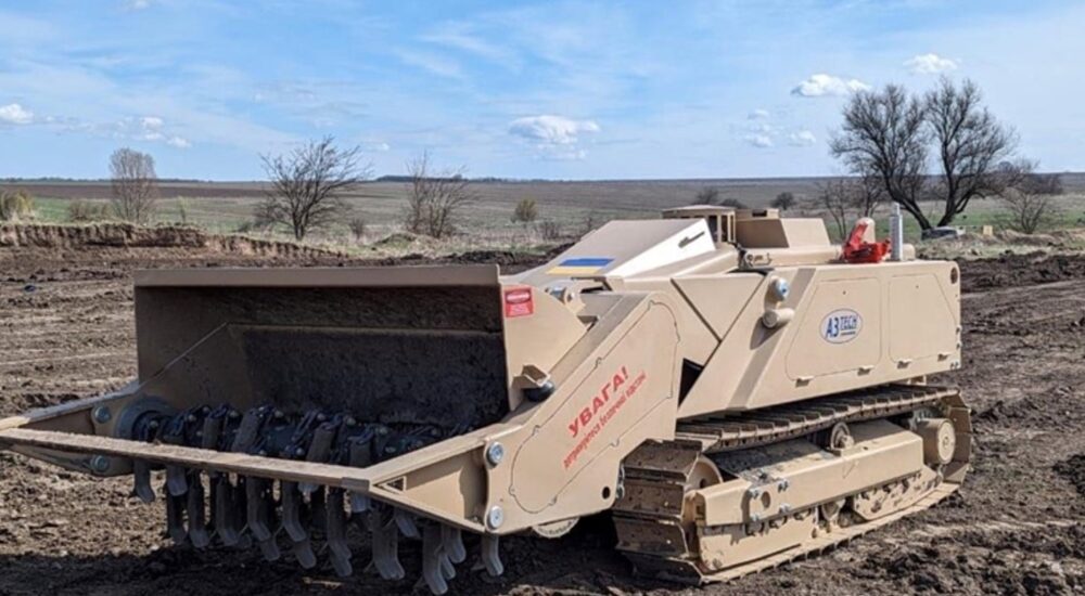 Зібрана в Україні машина для розмінування MV-4 пройшла випробування