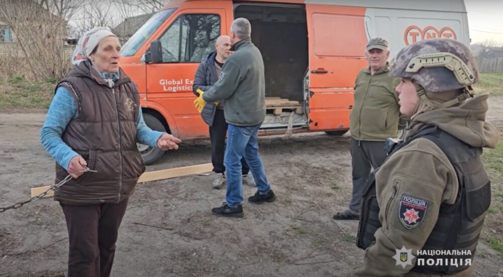 З Донеччини «Білі янголи» разом з волонтерами евакуювали подружжя з їхніми тваринами