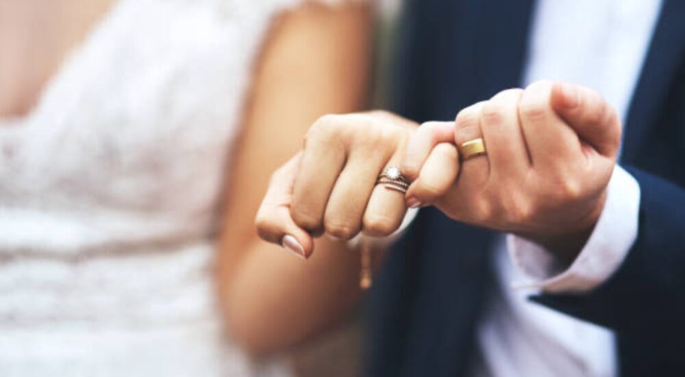 Понад 25 тисяч молодят подали заяви про шлюб на порталі Дія