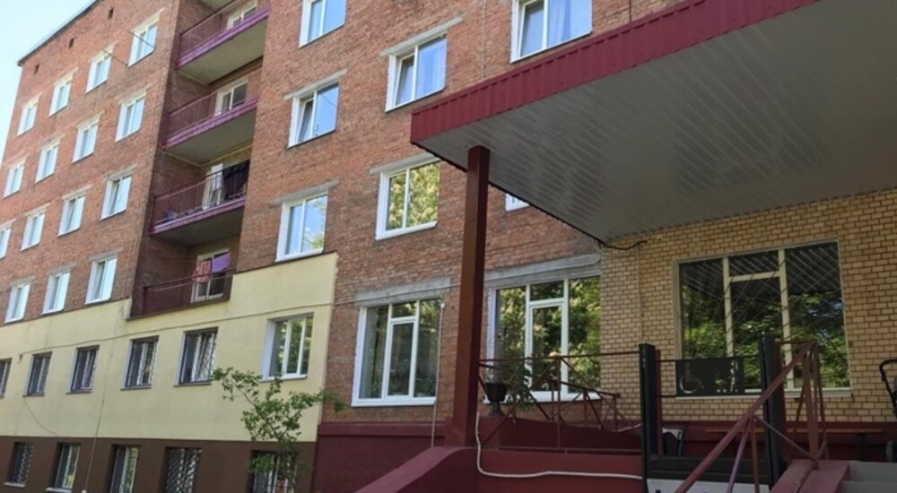 На Хмельниччині впроваджують проєкти з надання комфортного житла переселенцям за участі міжнародних партнерів