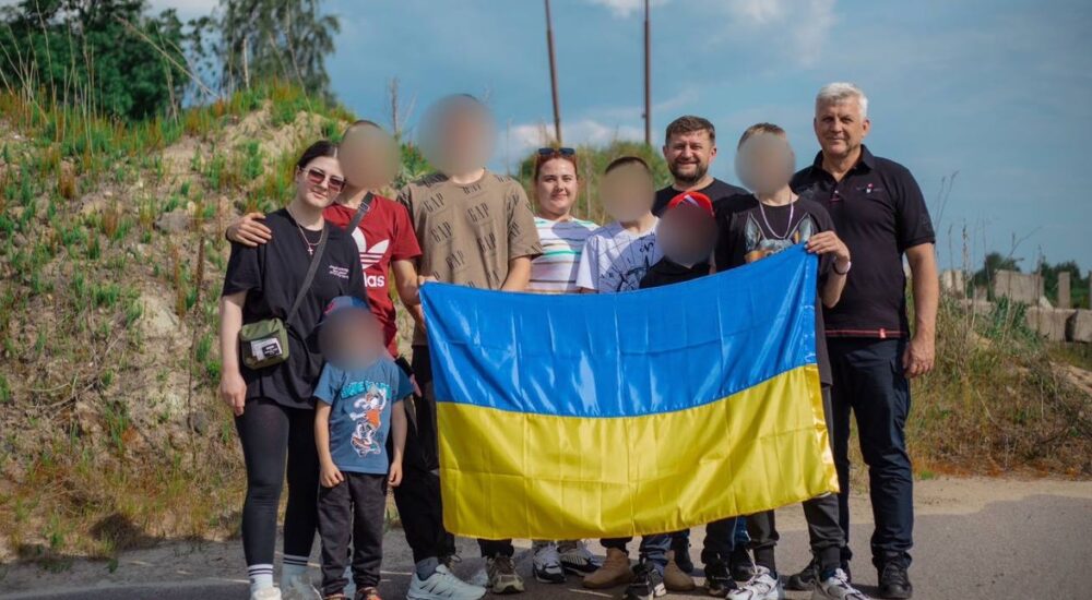 Вдалося повернути ще 13 дітей, яких війна розлучила з батьками чи законними опікунами