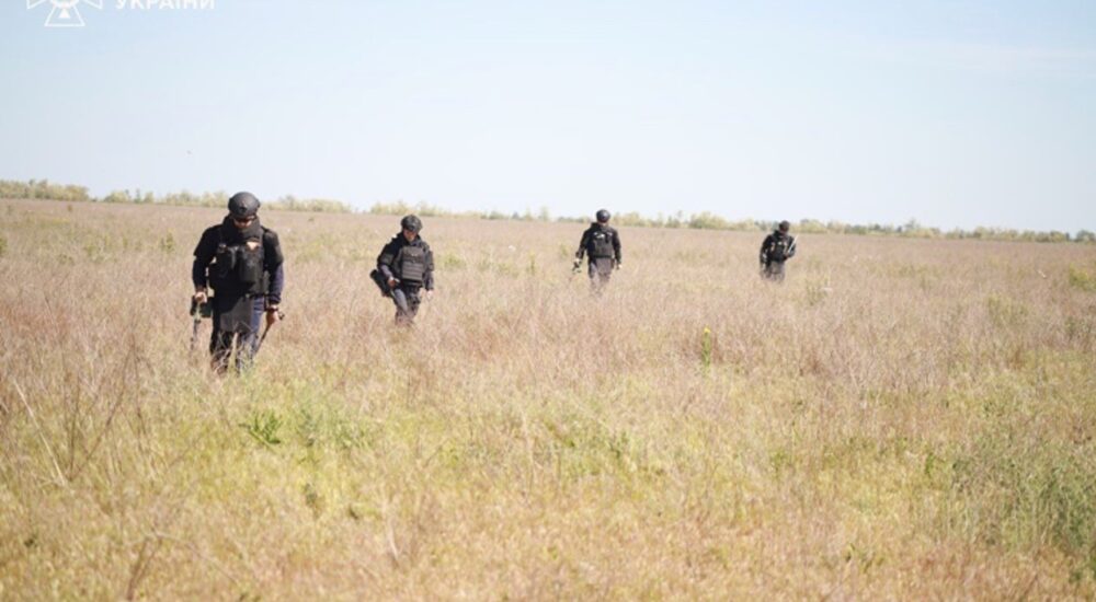 На Херсонщині від російської вибухівки очистили 40% правобережжя