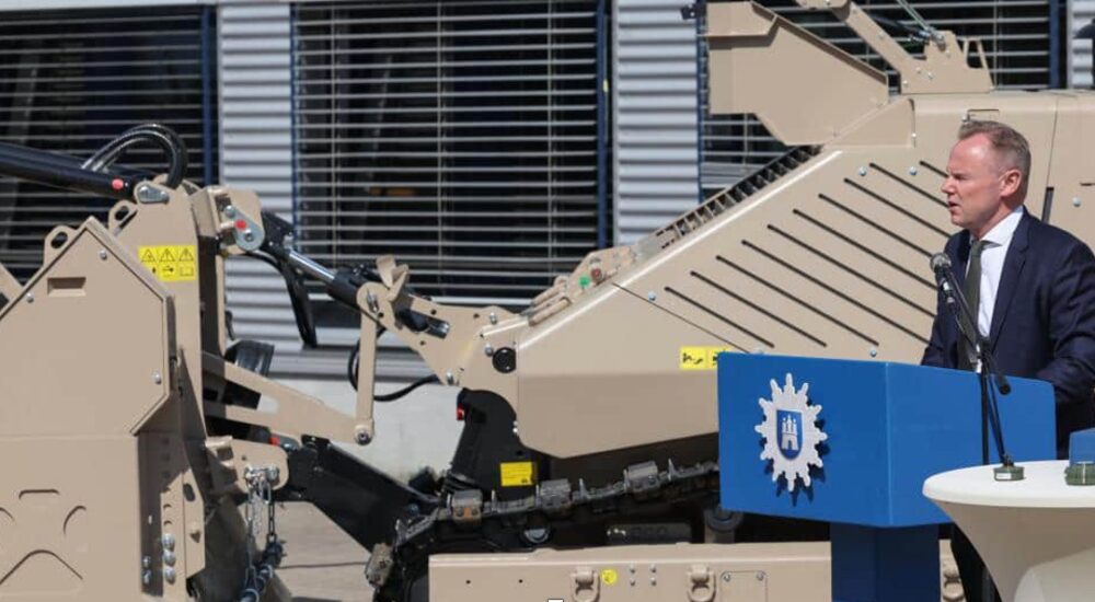 Влада Гамбурга передає Україні чотири машини для розмінування