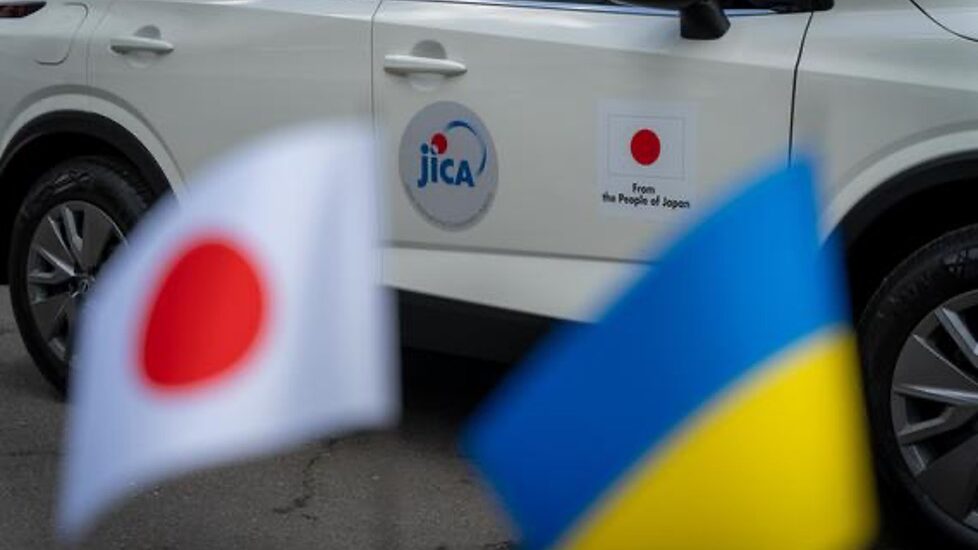 Медзаклади Харківщини отримали автівки та діагностичне обладнання від Японії