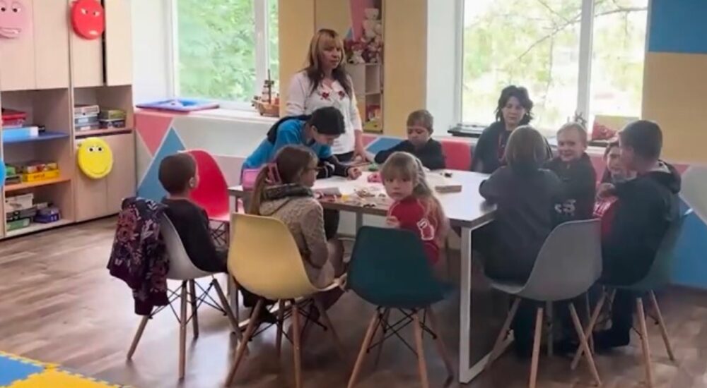 У деокупованому селищі Херсонщини відновили «Пункт незламності» з простором для дітей