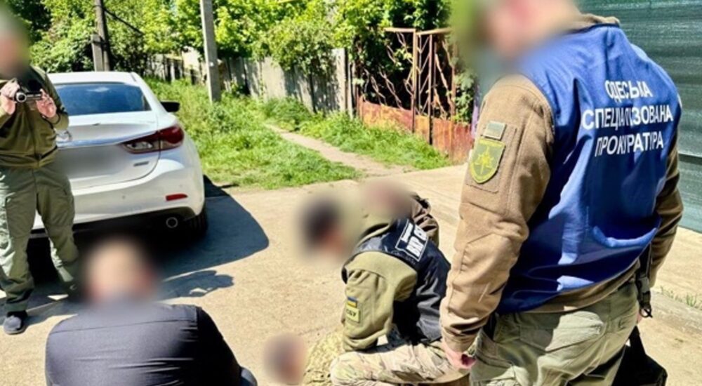 Поліція Одещини викрила співробітника ТЦК, який вимагав хабар за видачу довідок для відстрочки мобілізації