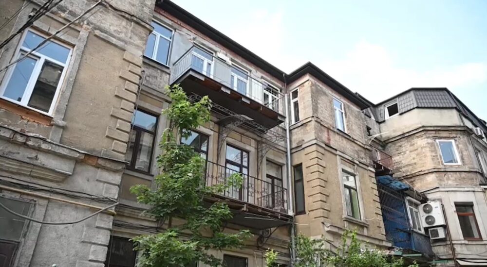 В Одесі відремонтували будинок, пошкоджений внаслідок обстрілів рф